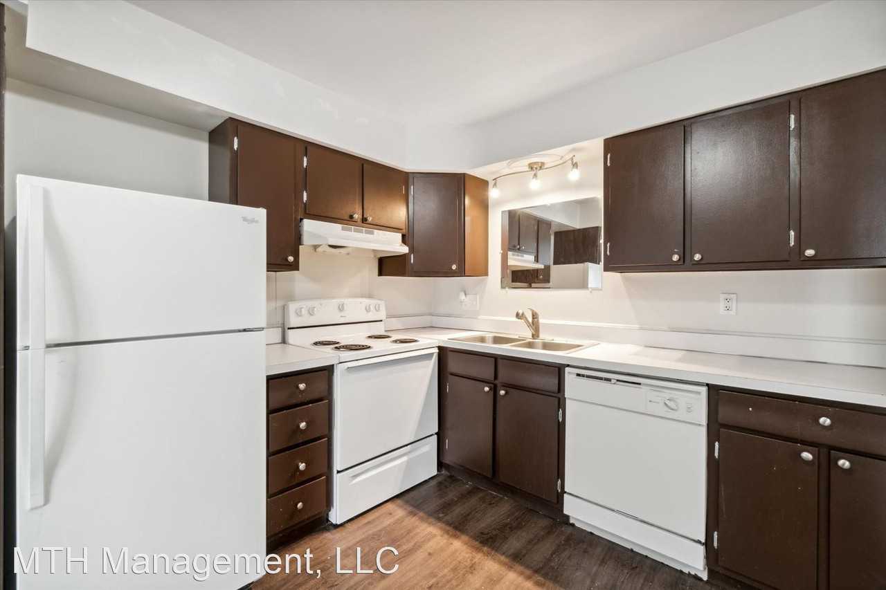 320 South Drake Road Apartments 320 S Drake Rd, Kalamazoo, MI 49009