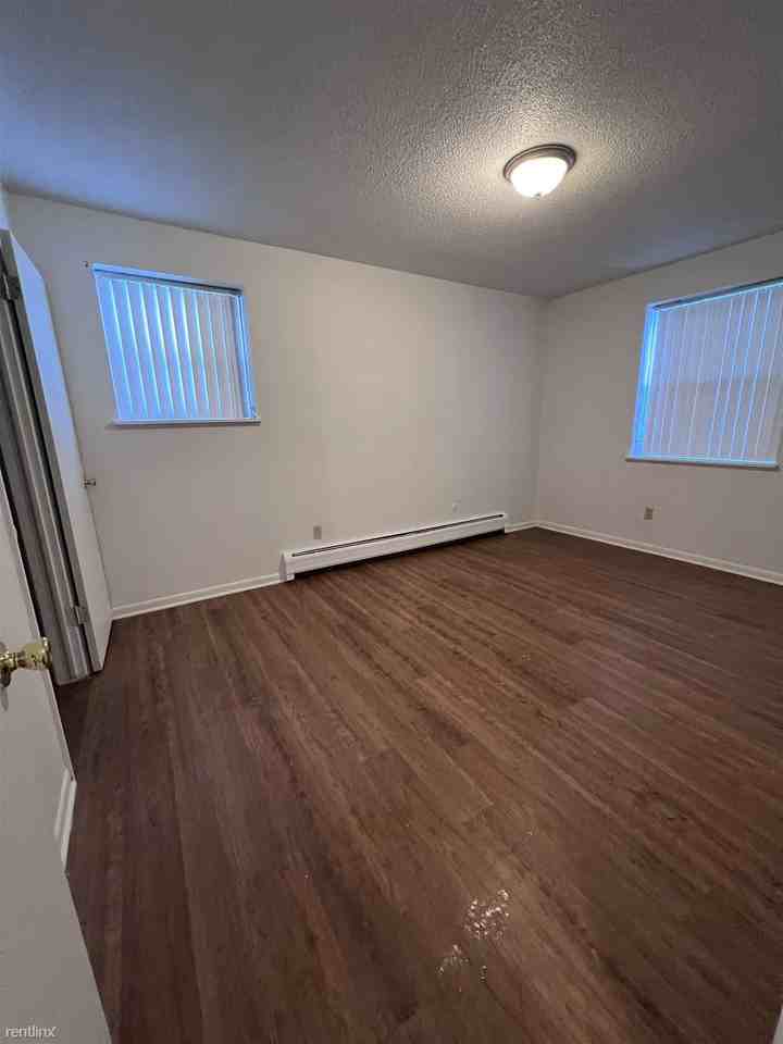 Apple Bailey Apartments 707 E Mount Hope Ave, Lansing, MI 48910 Zumper