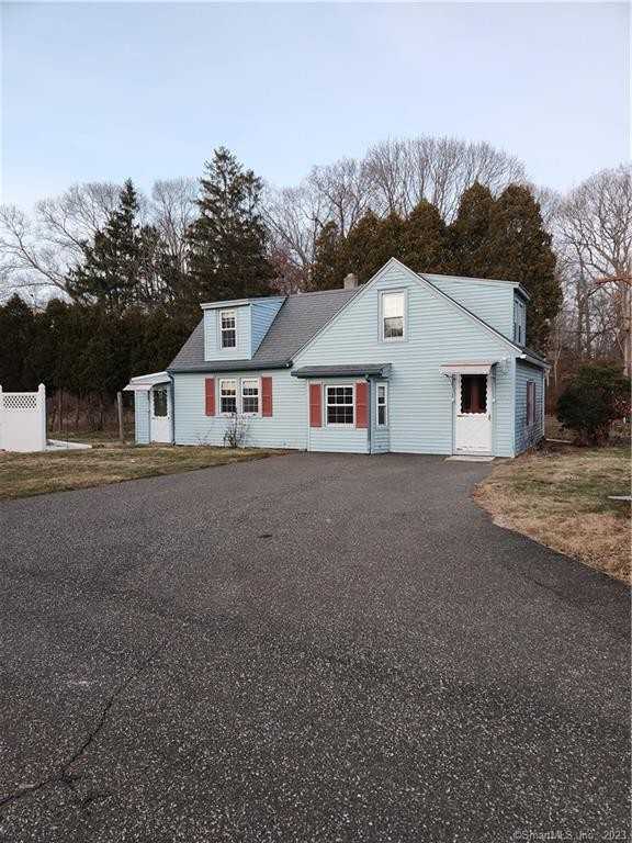 397 Buddington Rd, Groton, CT 06340 1 Bedroom House for 1,300/month