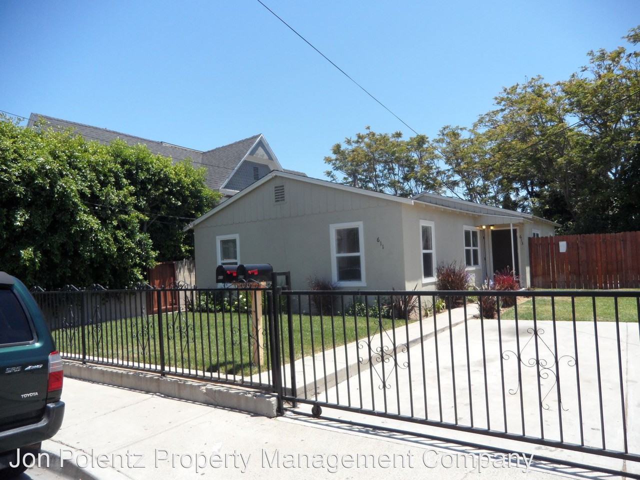 611 & 613 Daisy Ave. Apartments in South Wrigley, Long Beach, CA 92703