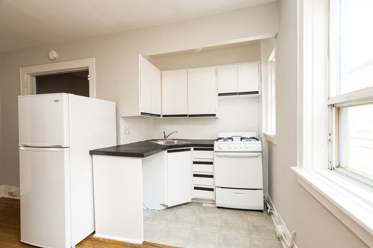 26 Balmoral Avenue Apartments 28 Balmoral Ave, Toronto, ON M4V 1J4