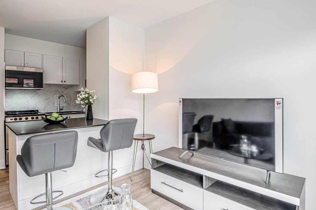 105 Rue Milton Apartments in MiltonParc, Montréal, QC H2X 1V4 Zumper