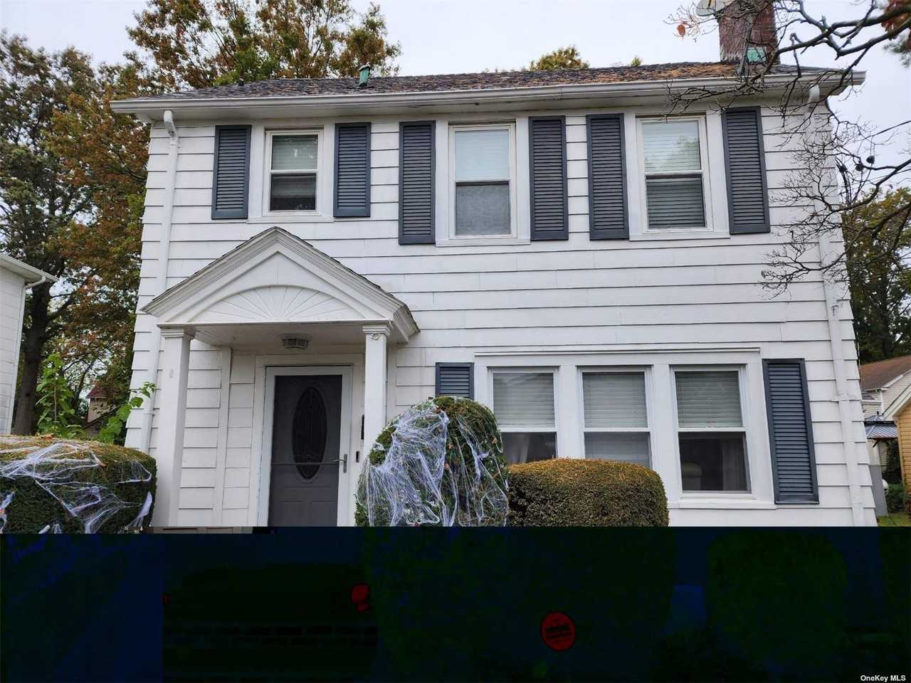 Mitchell Ct, Hempstead, NY 11550 2 Bedroom Apartment for 2,250/month