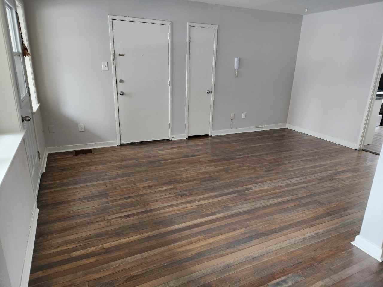 Manor Park Estates Apartments 231D Brittany Dr, Ottawa, ON K1K 0R8