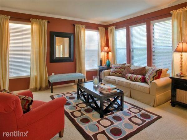 E. Northwest Highway & Shady brook LN Apartments E Northwest Hwy