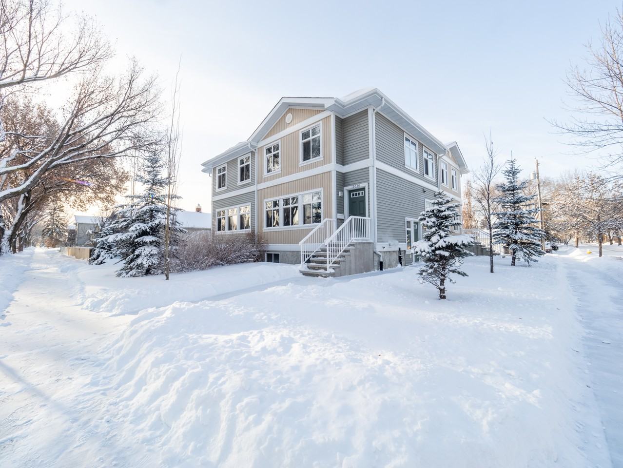 Montrose Fourplex Apartments 12040 62 St Nw, Edmonton, AB T5W 4C8