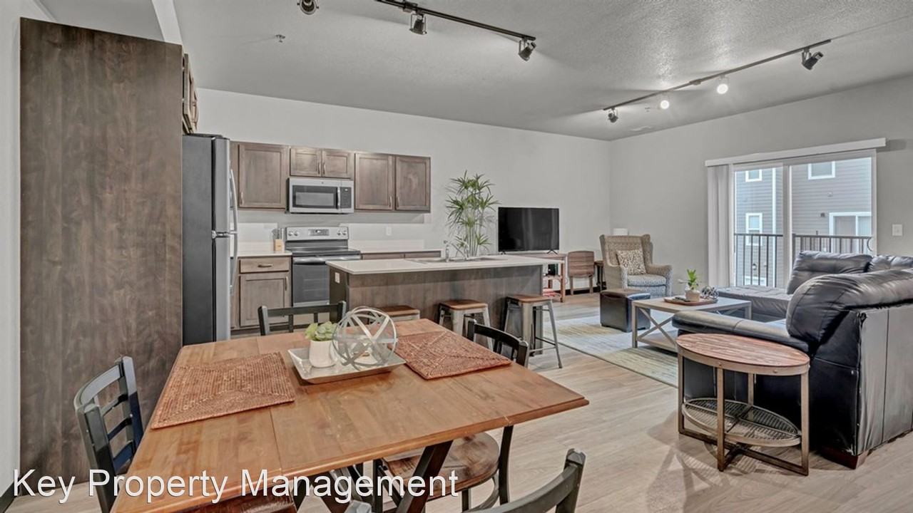 12011219 Leitha Terrace Pinnacle Villages Apartments in Waverly, IA