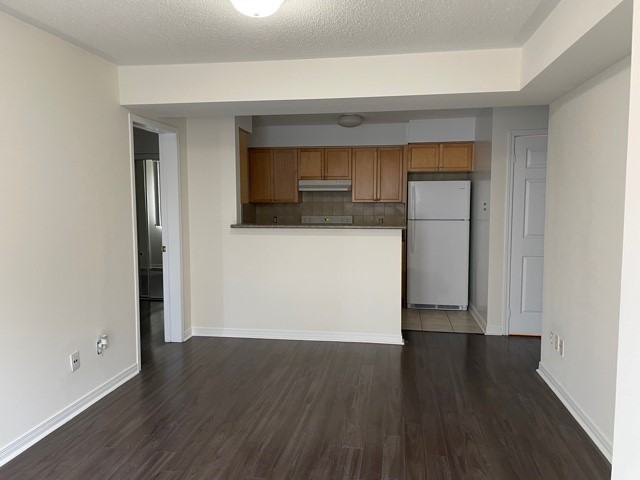 Daniels Gateway, Erin Mills Apartments 4975 Southampton Dr