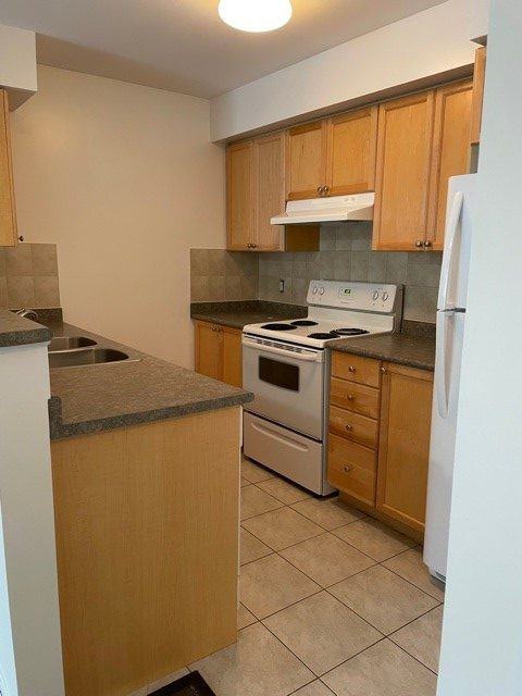 Daniels Gateway, Erin Mills Apartments 4975 Southampton Dr