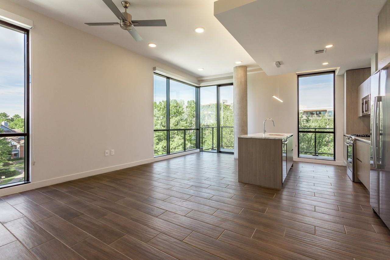 The Village Drey Apartments 8200 Southwestern Blvd, Dallas, TX 75206