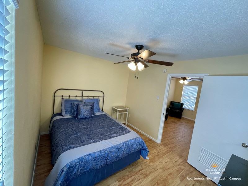 Hyde Park Court Apartments 302 West 38th Street, Austin, TX 78705