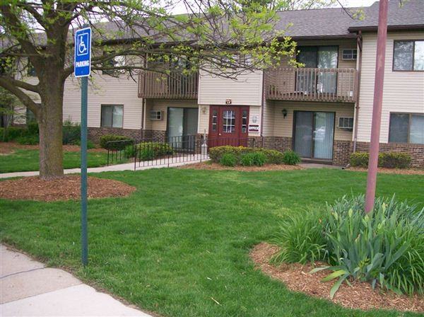 Oakview Estates Apartments 17670 US Highway 12, New Buffalo, MI 49117