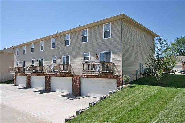 Parkside Commons Apartments in Collinsville, Collinsville, IL 62234