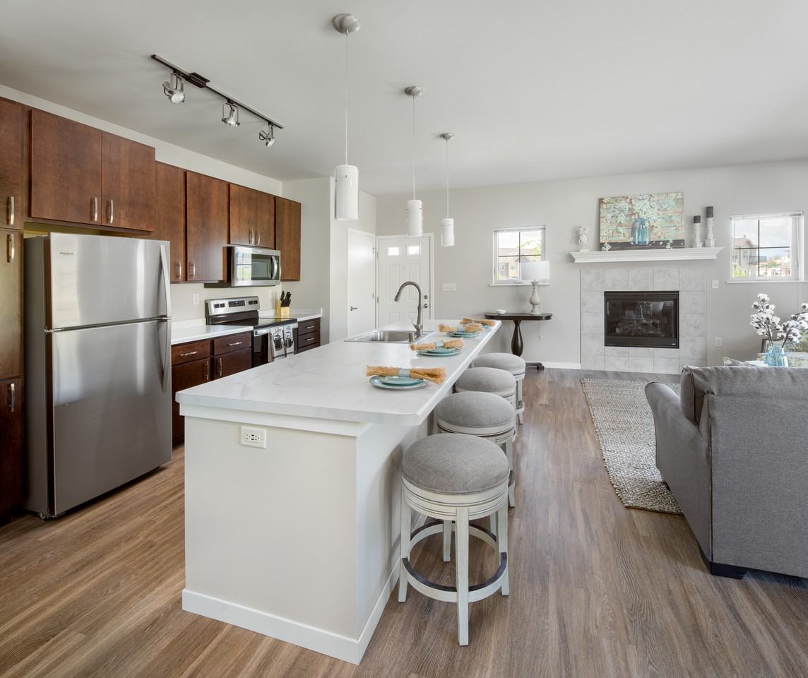 High Bluff Townhomes Apartments 2212 New Port Vista Dr, Grafton, WI