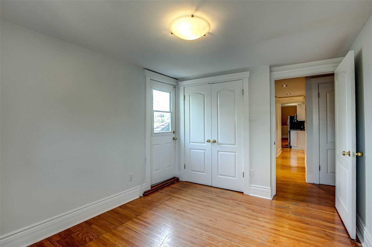 469 Palmerston Blvd, Toronto, ON M6G 2N9 Apartments 469 Palmerston