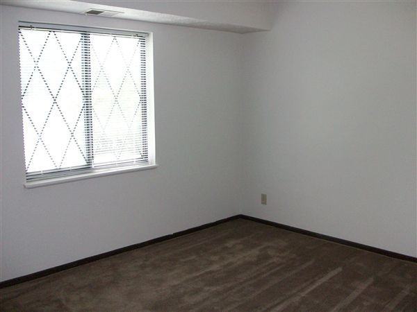 Indian Hills Apartments/Townhouses 400 Cleveland St, Dowagiac, MI