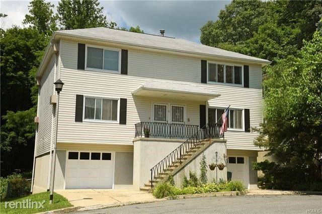 Sleepy Hollow (Furnished studio)Dell St. Apartments 51 Dell St