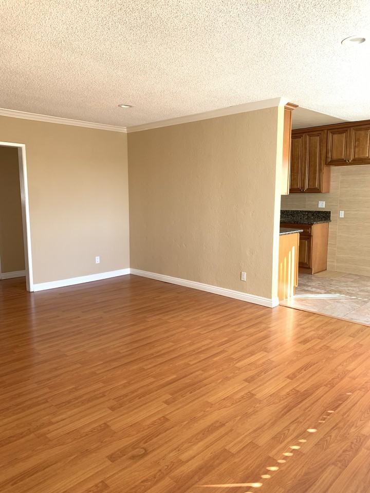 10136 Silverton Ave. Apartments 10136 Silverton Avenue 2ND FLOOR