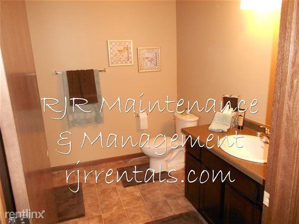 1619 31st Street NW* Sunset Bluffs Apartments in Downtown Bismarck