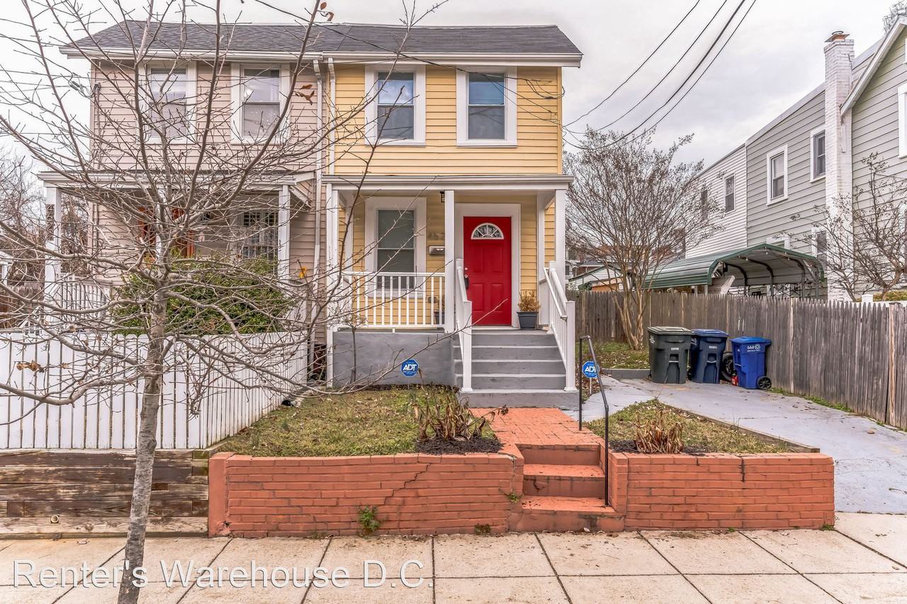 4626 Hayes St Ne, Washington, DC 20019 2 Bedroom House for 2,100/month