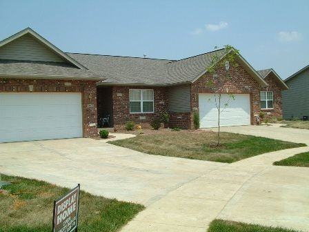 Lake St Ellen Villas Apartments 5602 Arrow Ridge Rd, Fairview Heights