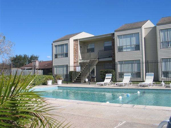 Westcliff / Royal Palms Apartments 1404 Moore Ave, Portland, TX 78374