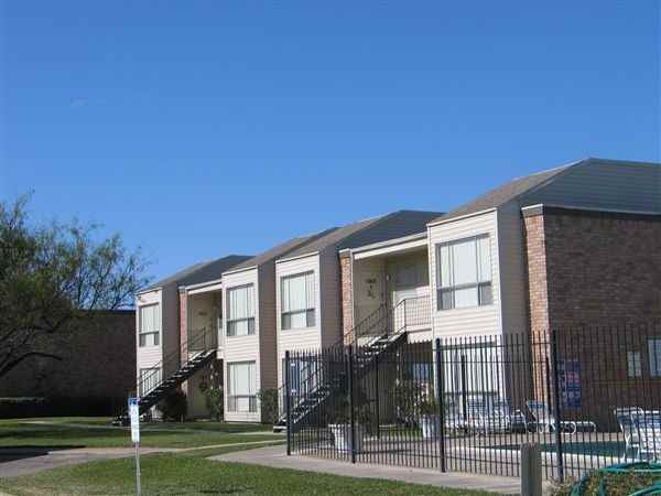 Westcliff / Royal Palms Apartments 1404 Moore Ave, Portland, TX 78374