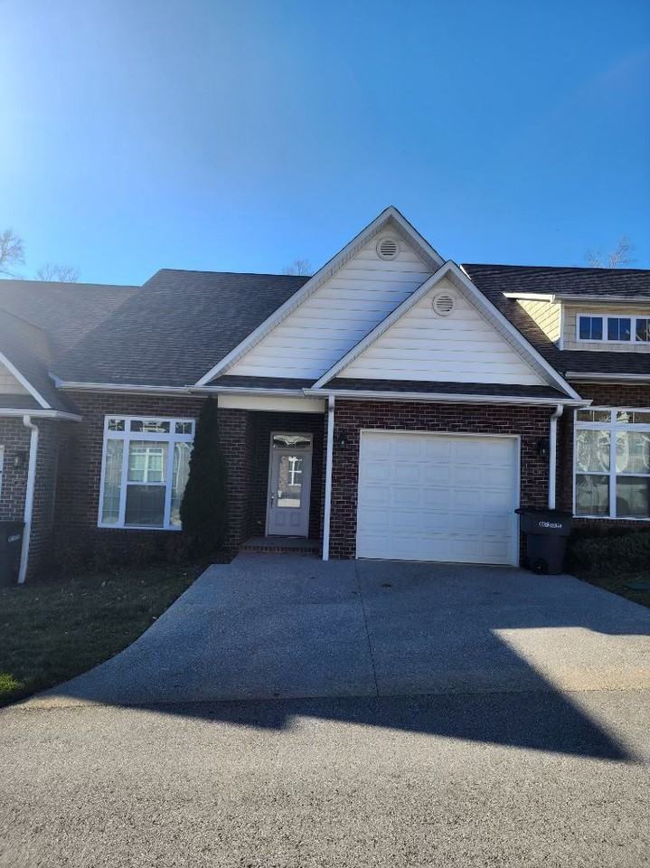 325 Bowerwood Cir, Cookeville, TN 38501 2 Bedroom Condo for 1,550