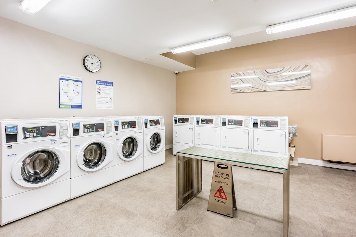 Chaplin Crescent Apartments 321 Chaplin Cres, Toronto, ON M5P 1B2