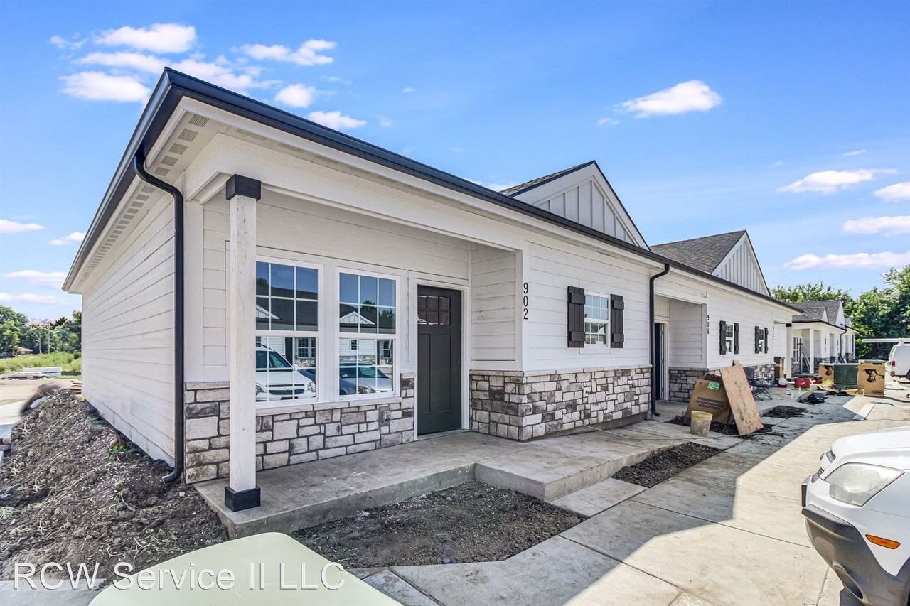 West Village Tonganoxie Town Homes Apartments Chieftain Rd