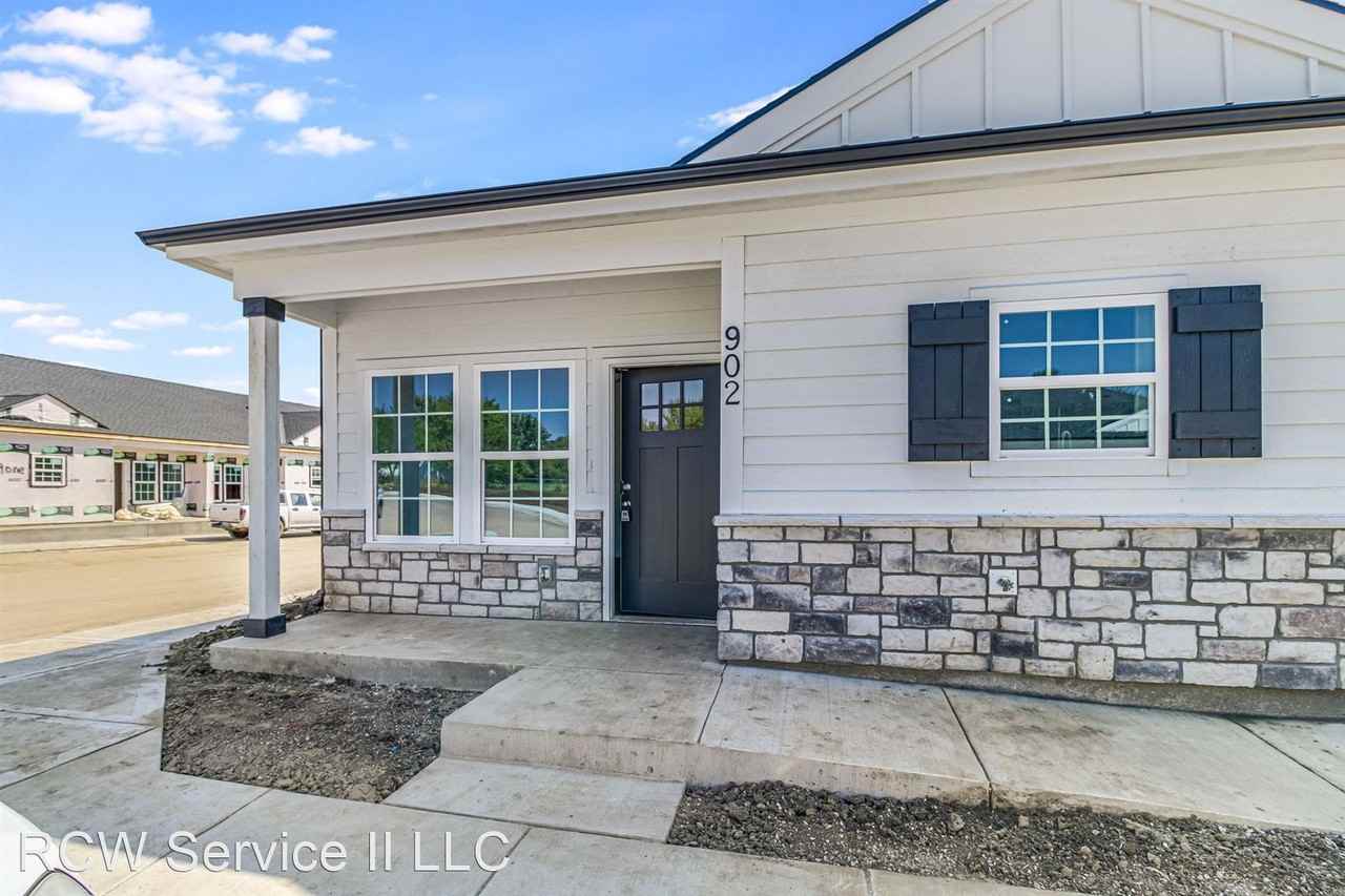 West Village Tonganoxie Town Homes Apartments Chieftain Rd