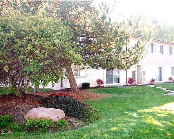 Village Squire Apartments 5955 Edinburgh St, Wayne, MI 48187 Zumper