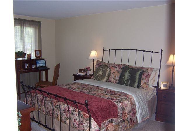 Creekside Village Apartments 24795 Mayfair St, Flat Rock, MI 48134