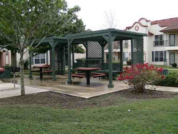 La Mansion Luxury Apartment Homes Apartments 2700 Farm to Market 802