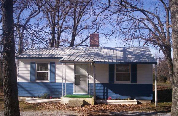 Crowder Village Cabins Apartments 4300 Price Dr, Neosho, MO 64850