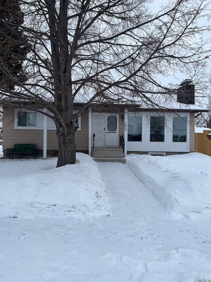 Beautiful Renovated 5 Bedroom House in Dundonald Apartments 143