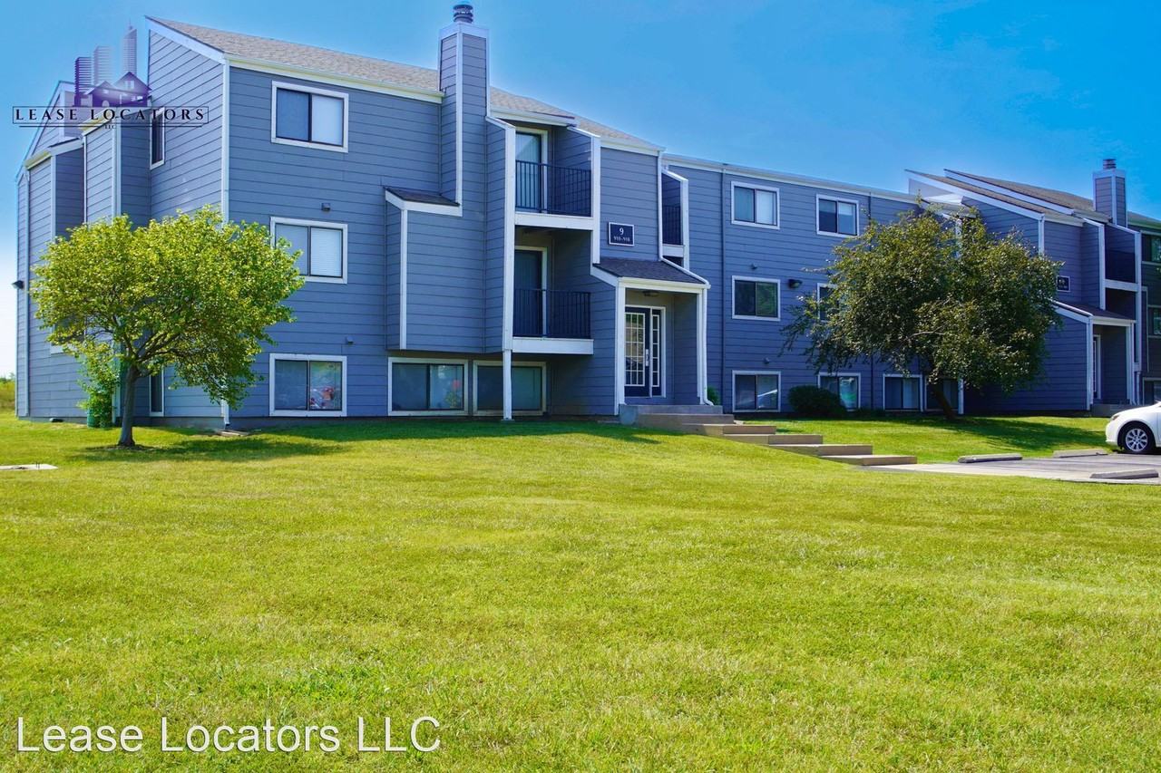 The Club at Cherry Hills 2200 S Rock Road Apartments in Lakepoint