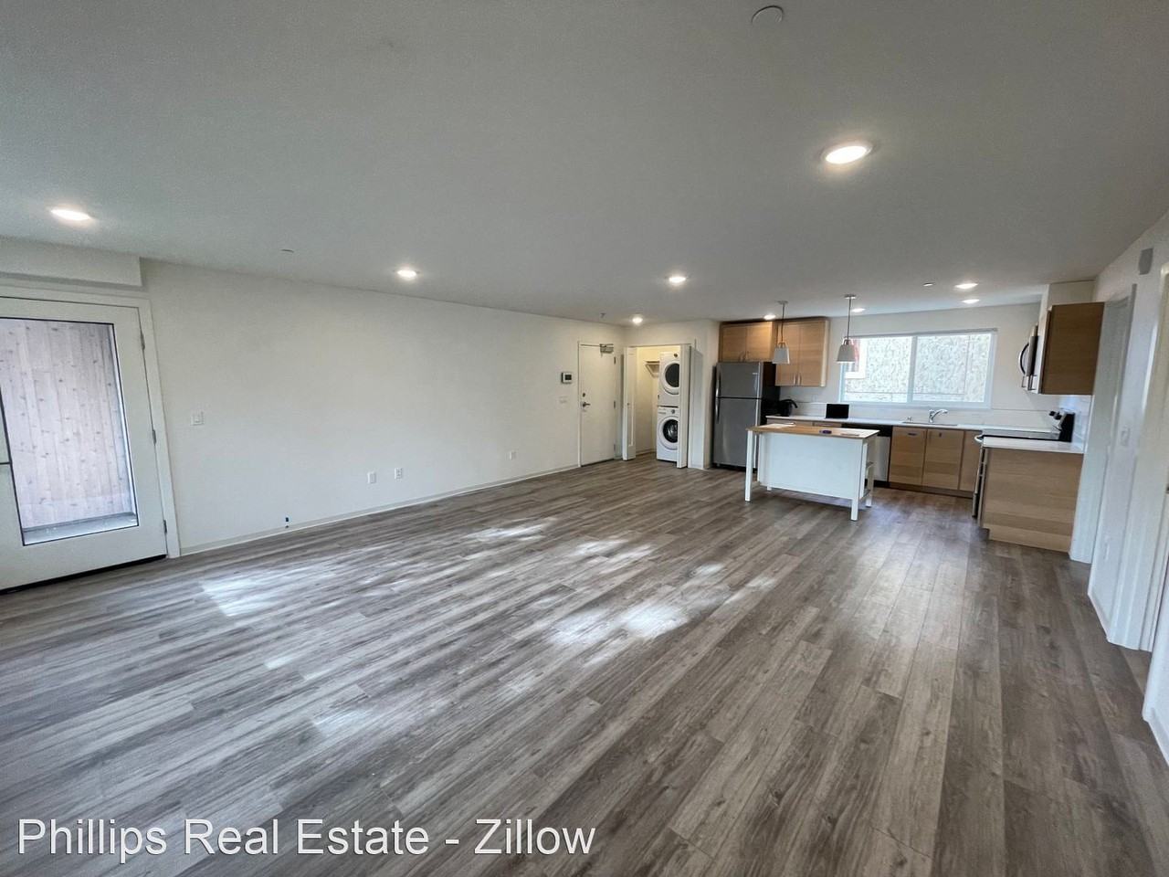 Bertona Steps 8 Unit Building in Upper Queen Anne! New Modern Units