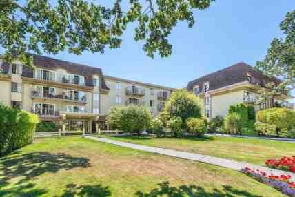 Fernwood Manor Apartments 1575 Fernwood Manor, Victoria, BC V8R 1L2