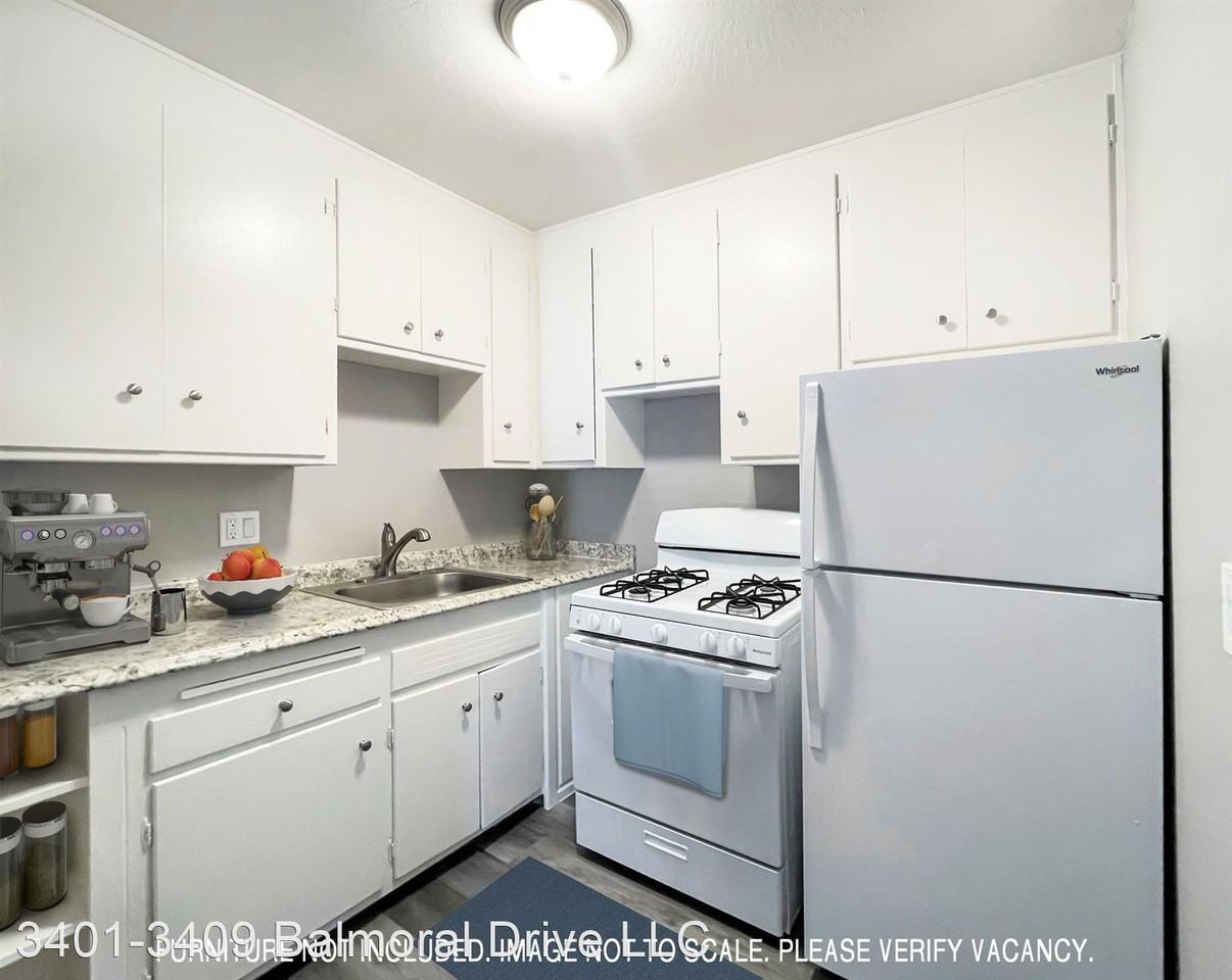 Sunset Crossings at 3401 Balmoral Drive, Sacramento Apartments 3401