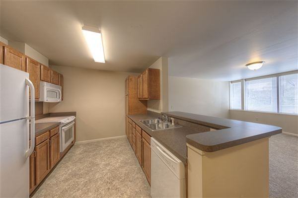 Church Square Commons Apartments 7338 Euclid Ave, Cleveland, OH 44103