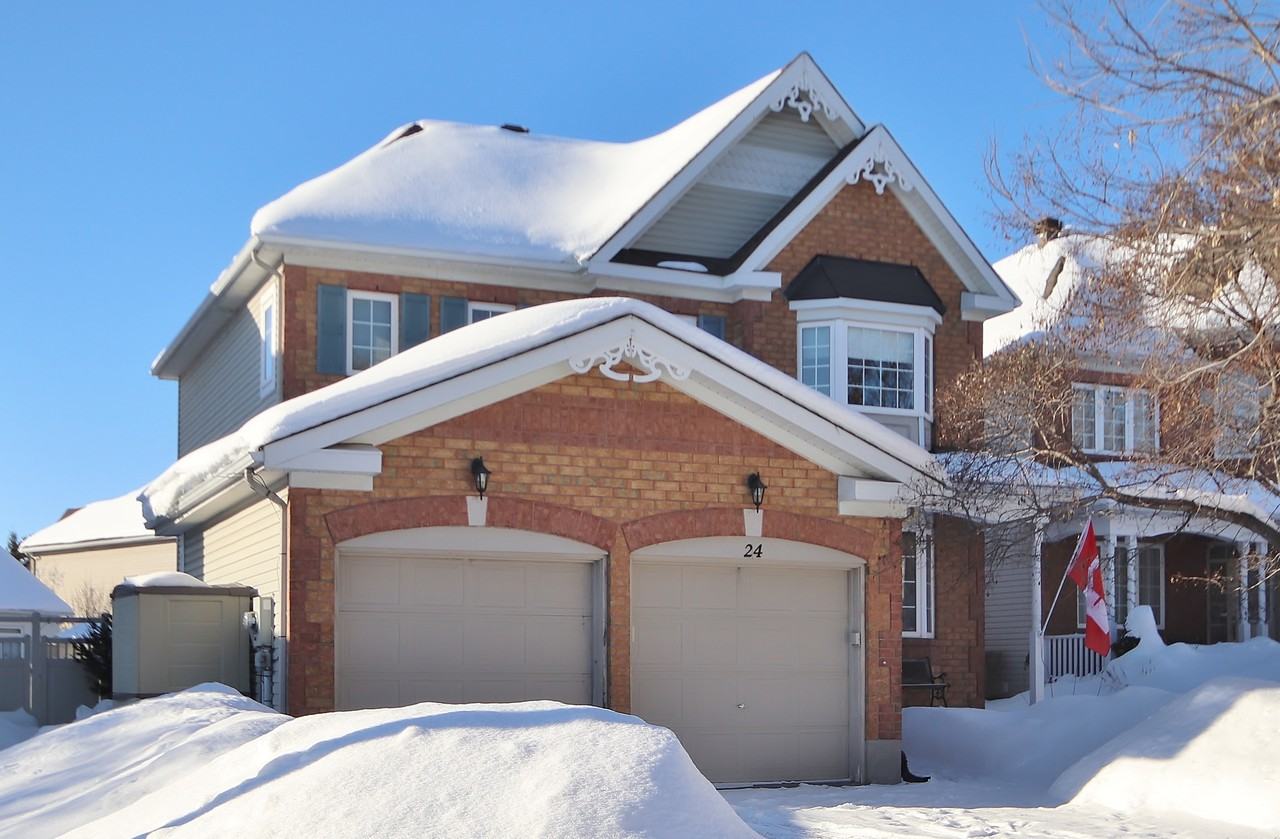 24 Crescent, Kanata Apartments 24 Cres, Ottawa, ON