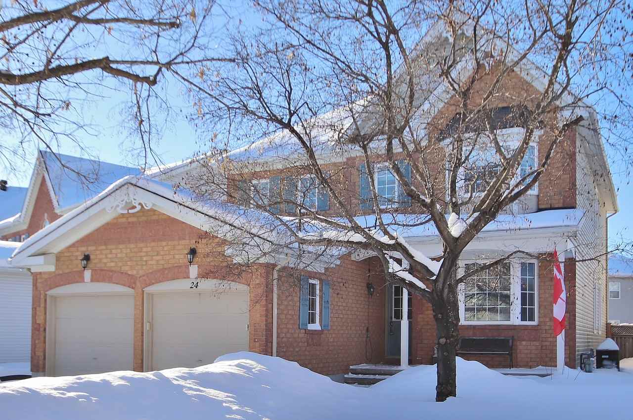 24 Crescent, Kanata Apartments 24 Cres, Ottawa, ON