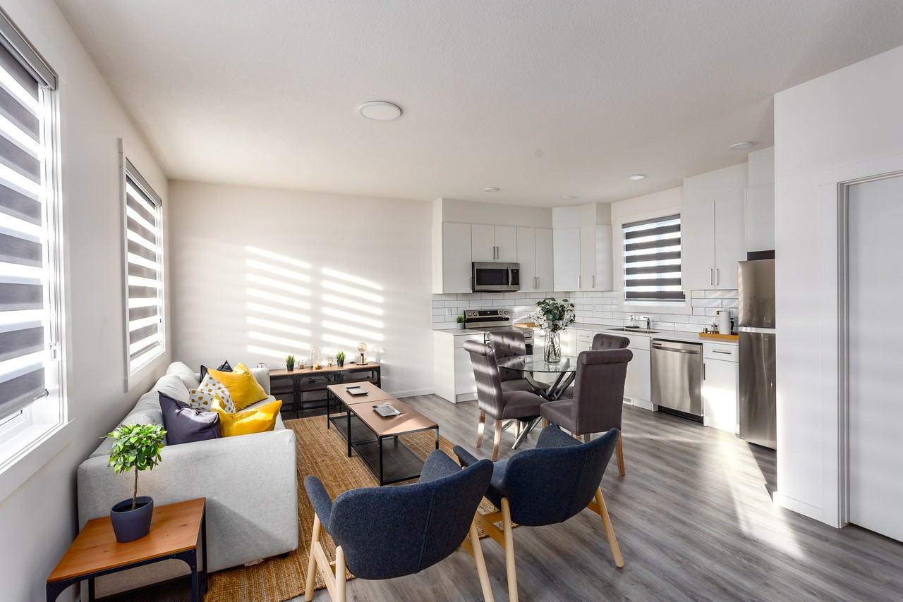 1 Bed plus Den & 2 Bedroom Townhomes (14 Plex) Apartments 1025