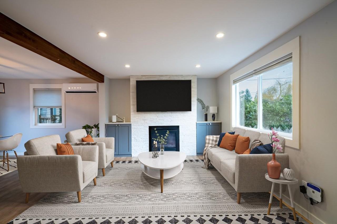 Fully remodeled Piedmont home by Woodlawn Park Apartments in Portland