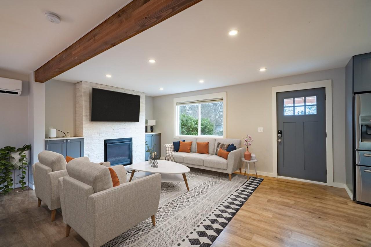 Fully remodeled Piedmont home by Woodlawn Park Apartments in Portland