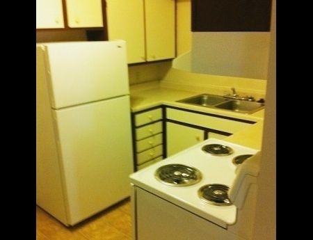 Bradford Glen Residences Apartments 888 S Hydraulic St, Wichita, KS