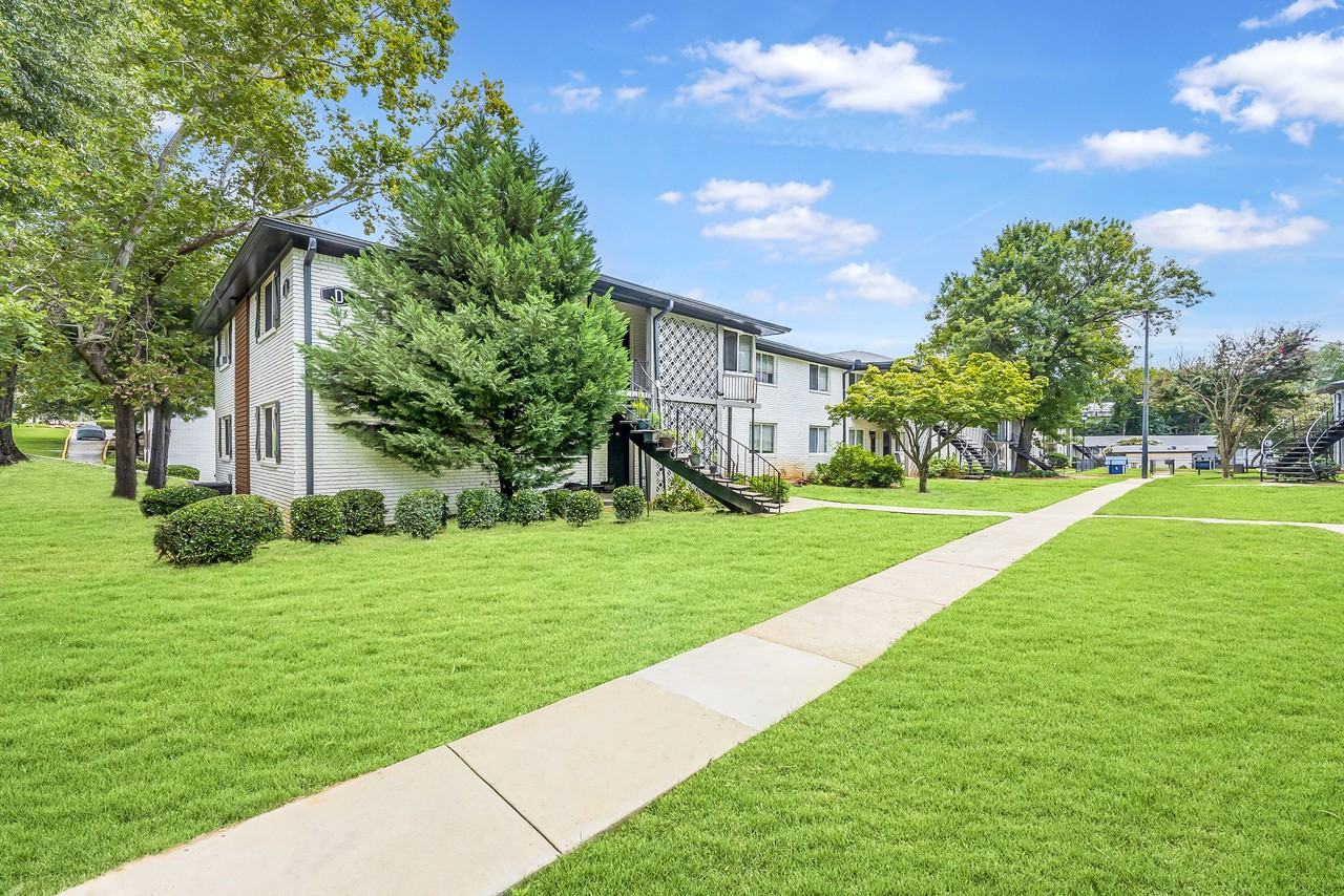 Lenox Place Apartments 2572 Lenox Road Northeast, North Atlanta, GA