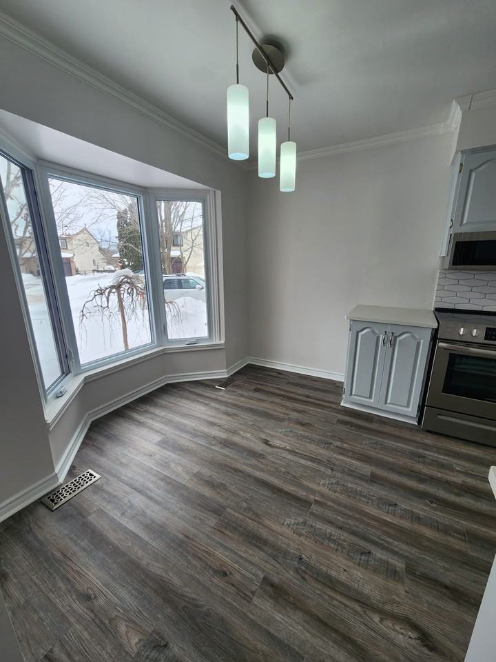 3372 Uplands Drive 1 Apartments 3372 Uplands Dr, Ottawa, ON K1V 0E3