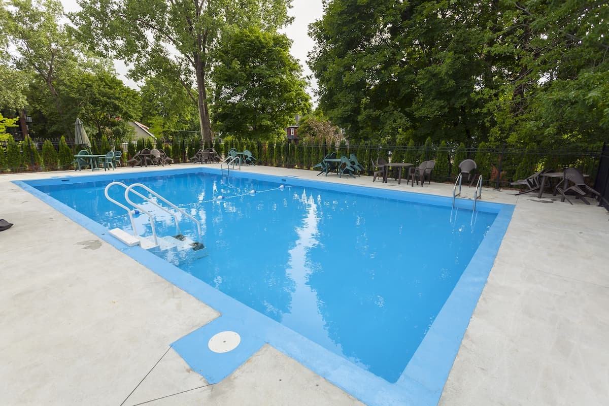 Le Lanthier Royal Apartments 321 321, avenue Lanthier, PointeClaire